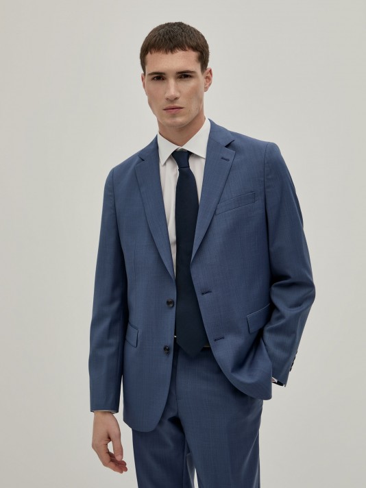 Traje clsico ajustado