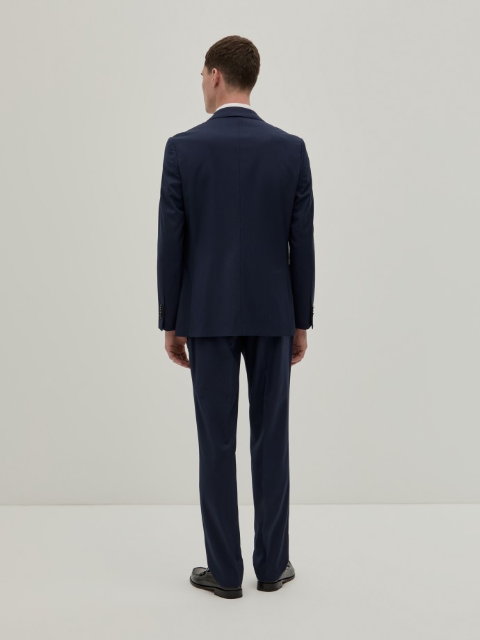 Traje clsico ajustado