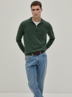 Sweater with zipper