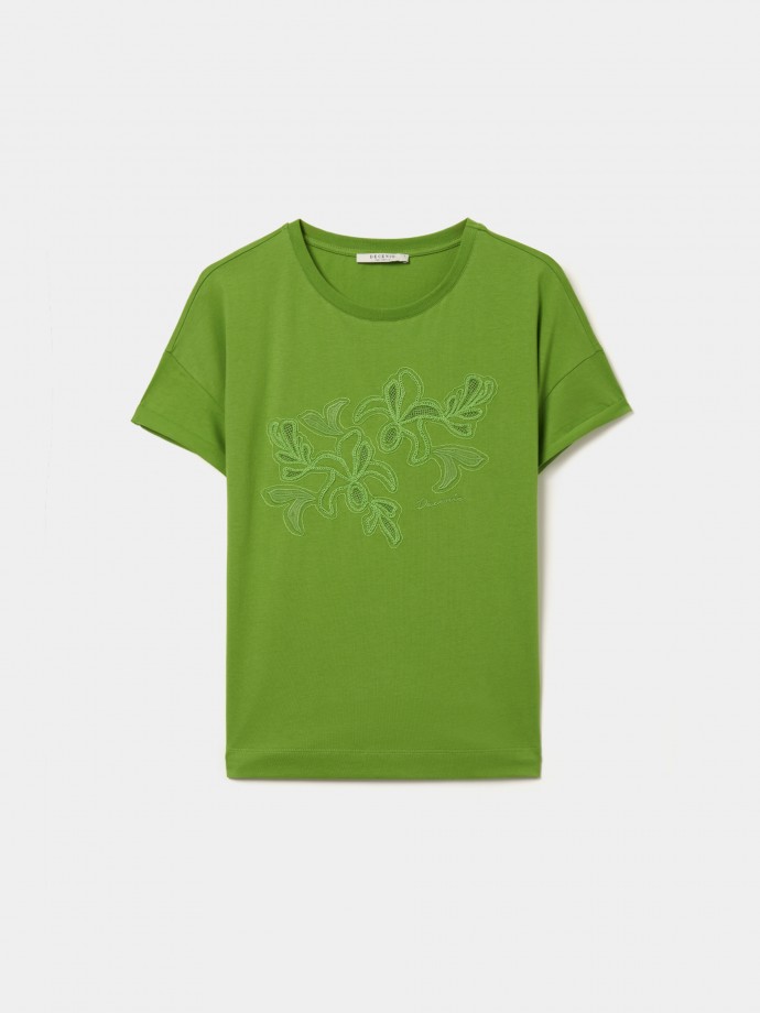T-shirt with floral embroidery