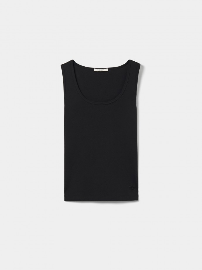 Basic sleeveless top