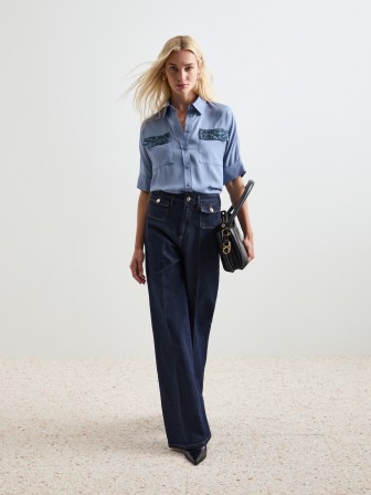 Pantalones vaqueros acampanados