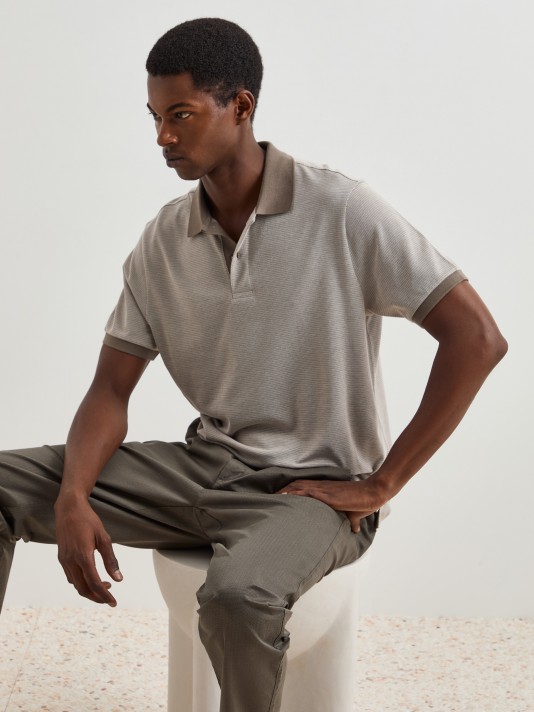 Two-tone knitted polo shirt