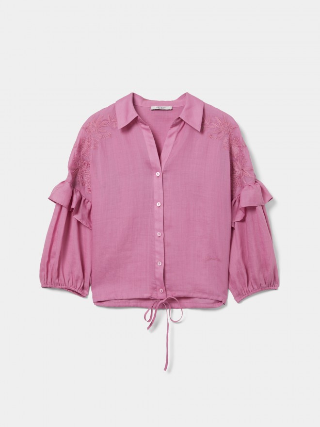 Blusa con bordado floral