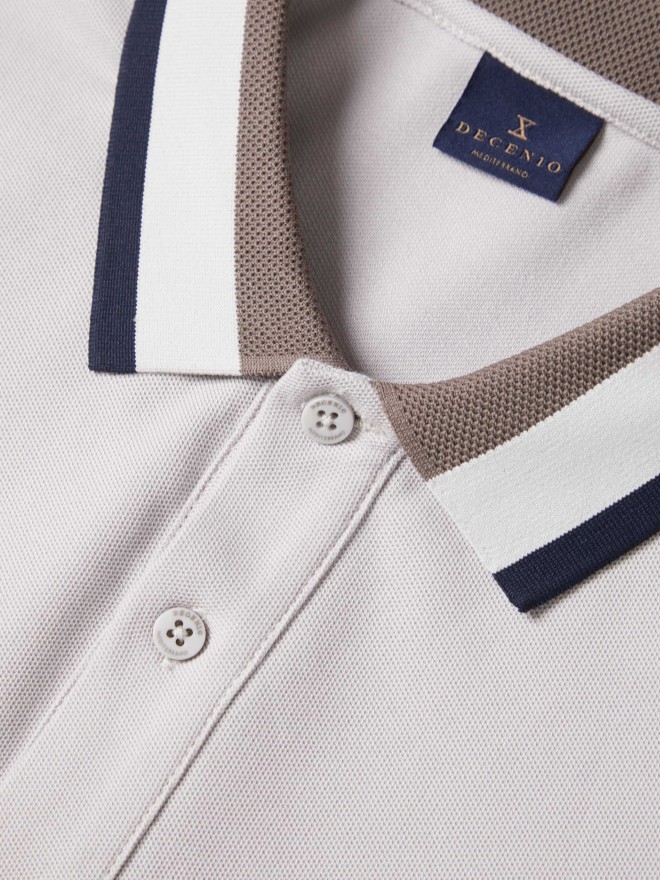 Short-sleeved polo shirt