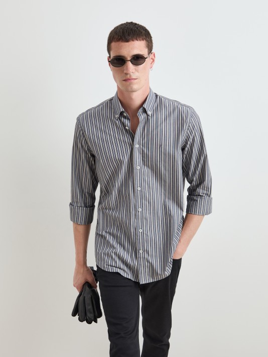 Regular fit shirt