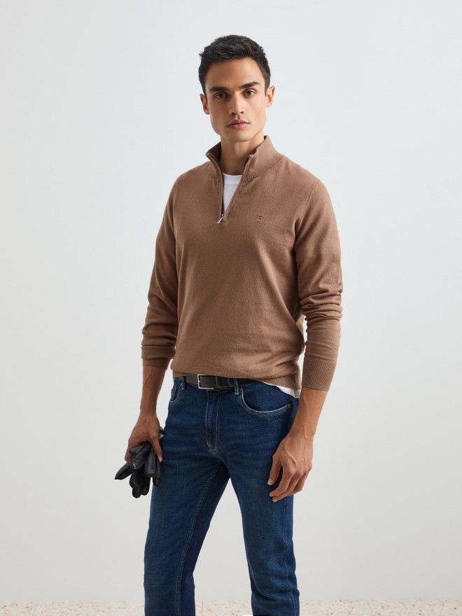 Sweater with zipper Sweater with zipper