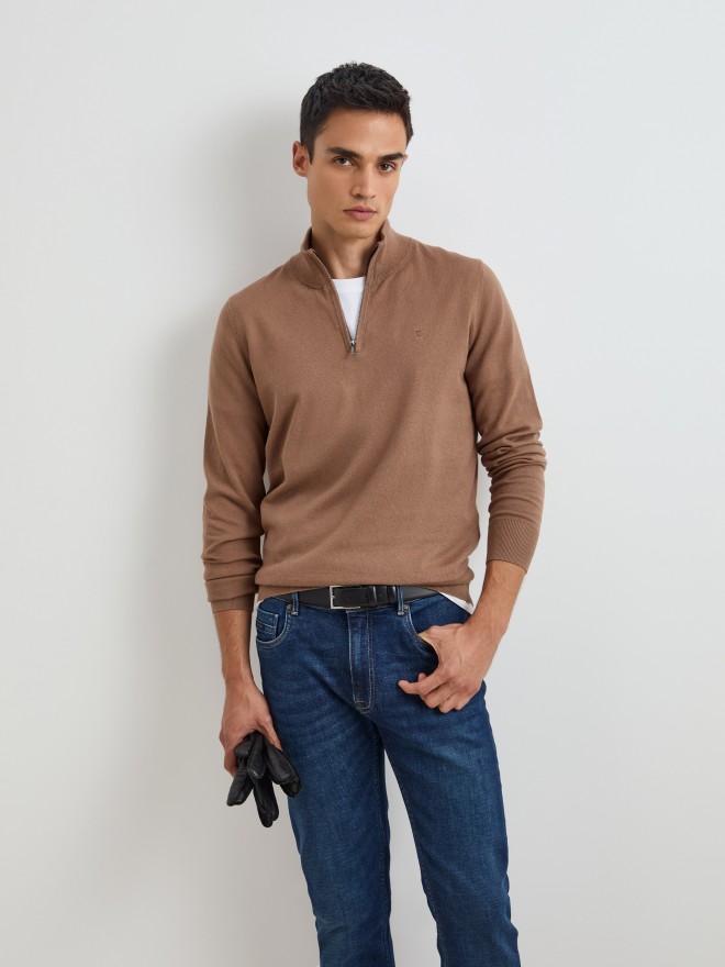 Sweater with zipper Sweater with zipper