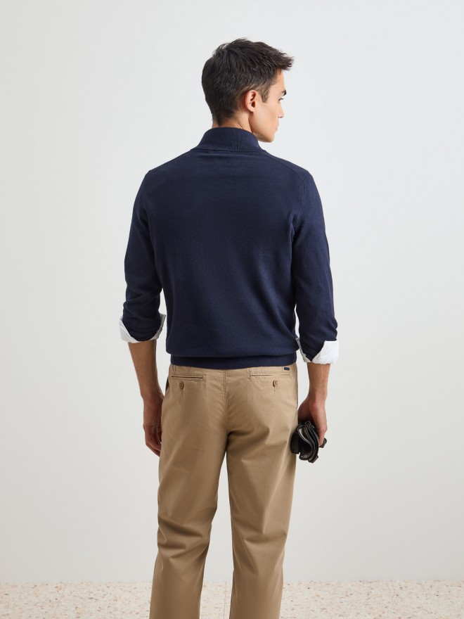 Sweater with zipper