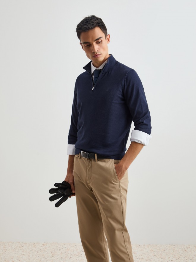 Sweater with zipper