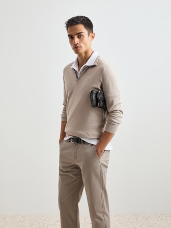 Sweater with zipper Sweater with zipper