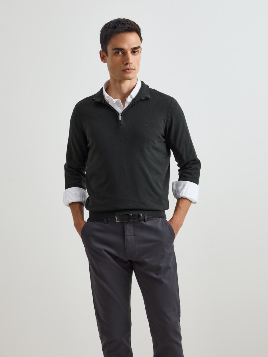 Sweater with zipper