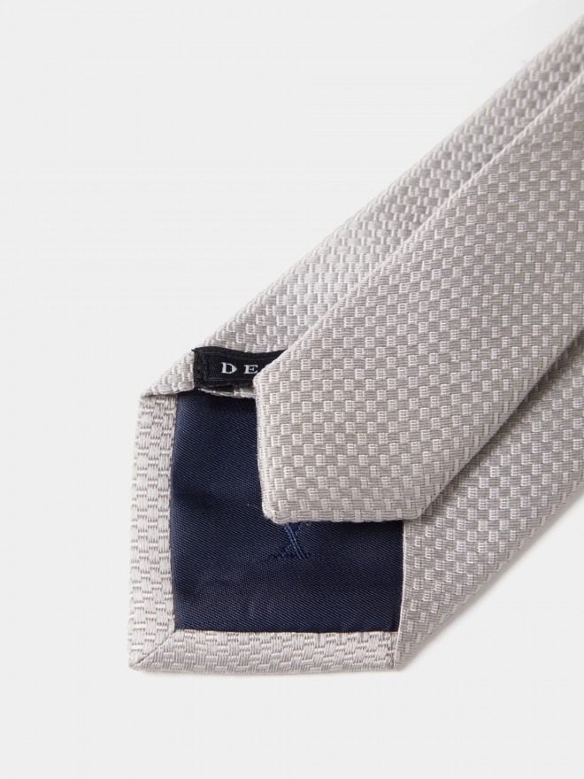 Silk and cotton tie