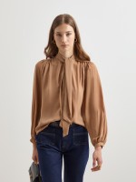 Balloon sleeve blouse Balloon sleeve blouse