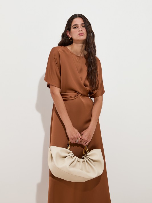 vestido midi de sat�n