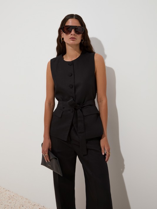 Vest with belt