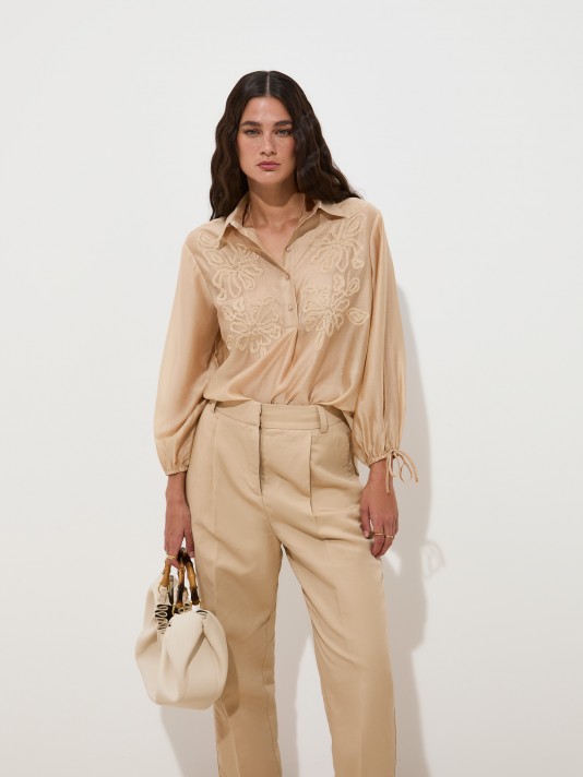 Blouse with floral embroidery - D005143_033 - Decenio