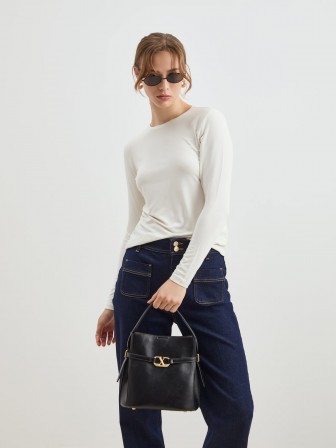 Round neck sweater Round neck sweater