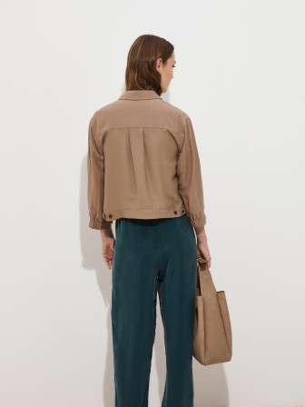 Sobrecamisa com bolsos Sobrecamisa com bolsos