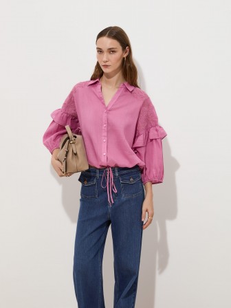Blusa con bordado floral Blusa con bordado floral