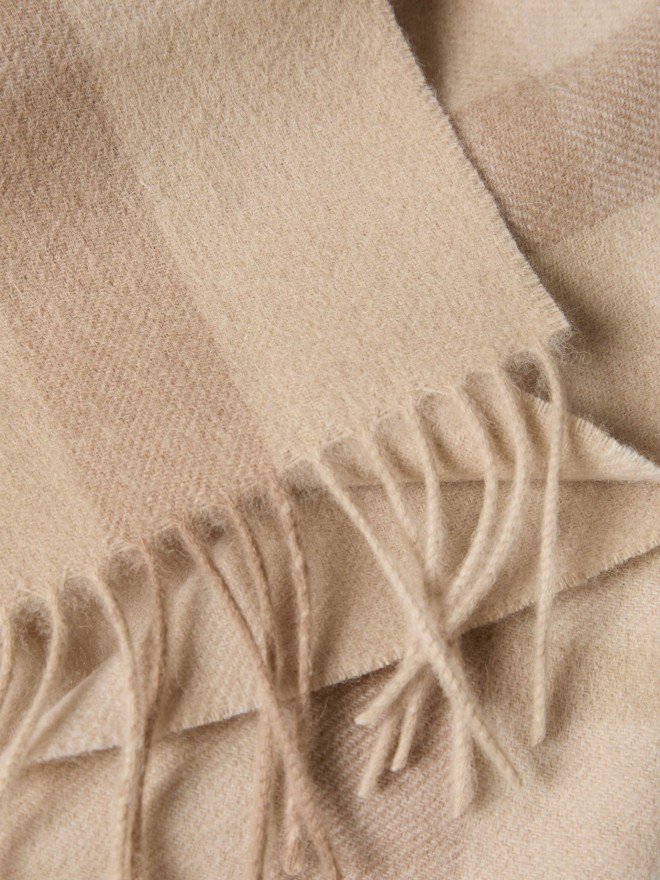 Wool scarf