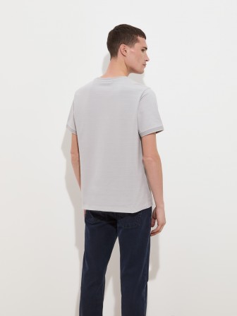 T-shirt com riscas T-shirt com riscas