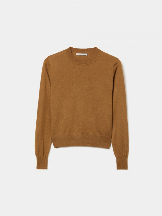 Round neck sweater Round neck sweater