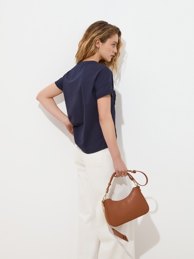 Camiseta con bordado