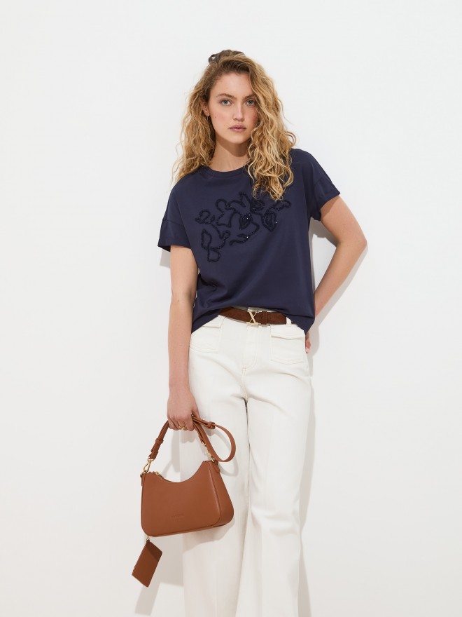 Camiseta con bordado