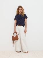 Camiseta con bordado