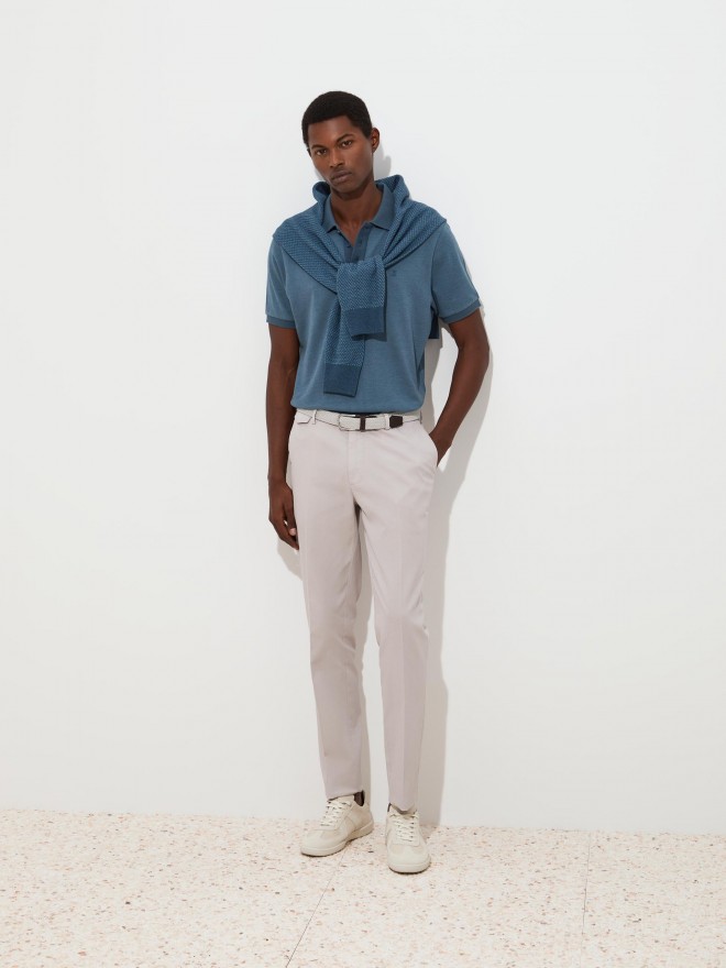 Pantalones chinos de corte ajustado Pantalones chinos de corte ajustado