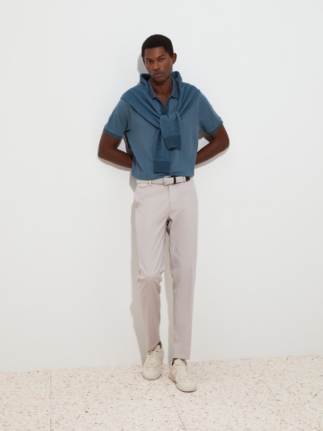 Pantalones chinos de corte ajustado Pantalones chinos de corte ajustado