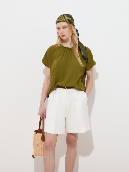 Blusa fluida de manga corta