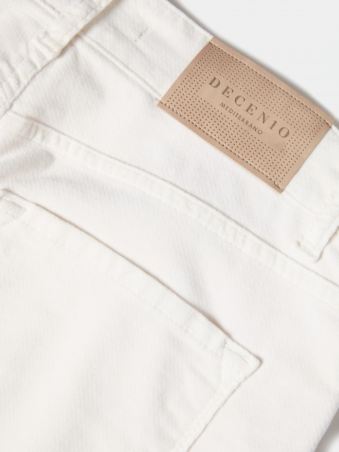 Pantalones ajustados de terciopelo Pantalones ajustados de terciopelo