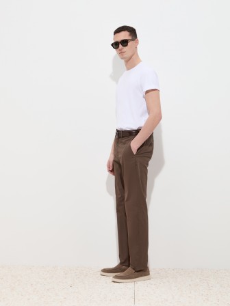 Calças chino regular fit Calças chino regular fit