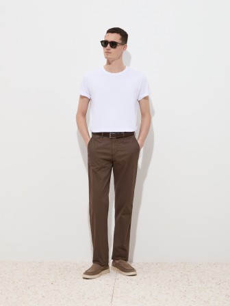 Calças chino regular fit Calças chino regular fit