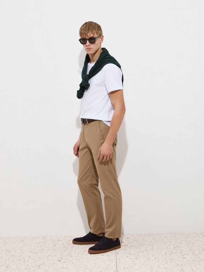 Calças chino regular fit Calças chino regular fit