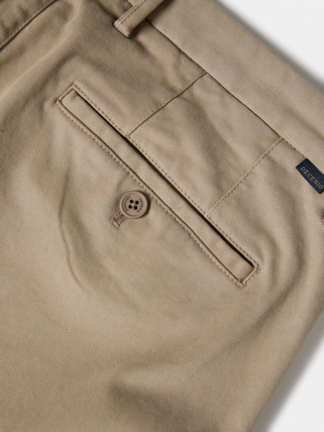 Calças chino tapered fit Calças chino tapered fit