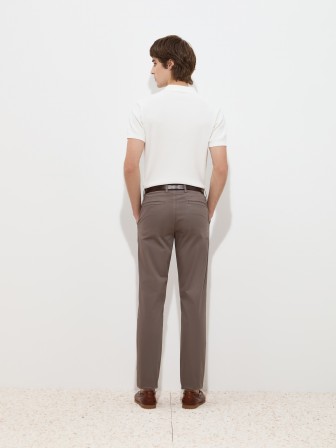 Calças chino regular fit Calças chino regular fit
