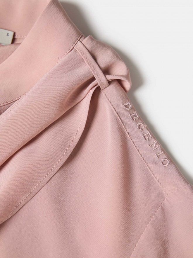 Blusa con bufanda Blusa con bufanda