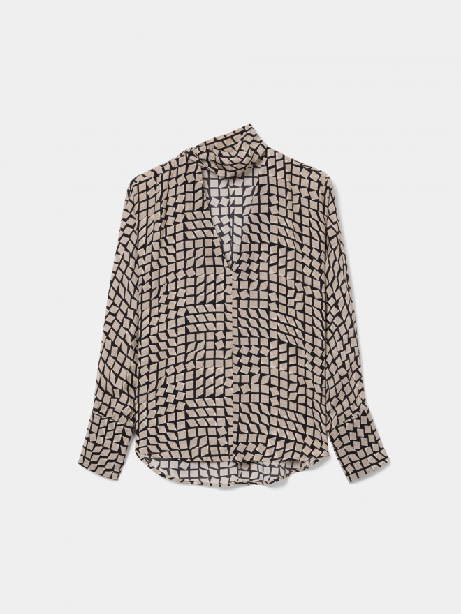 Flowy blouse with a bow Flowy blouse with a bow