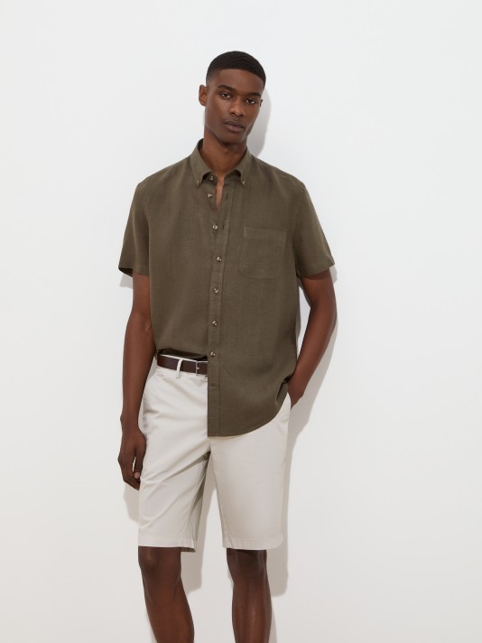 Short-sleeved linen shirt