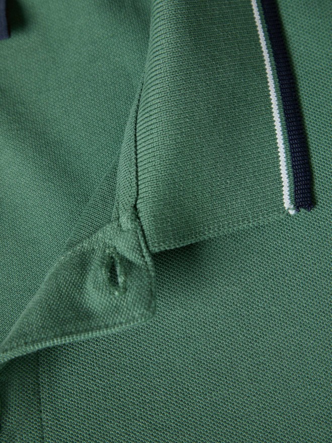 Polo piqué de algodão com riscas Polo piqué de algodão com riscas