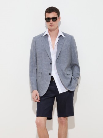 Regular fit blazer with micro-patterned check pattern. Regular fit blazer with micro-patterned check pattern.