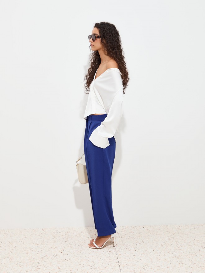 Pantalones chinos arrugados Pantalones chinos arrugados
