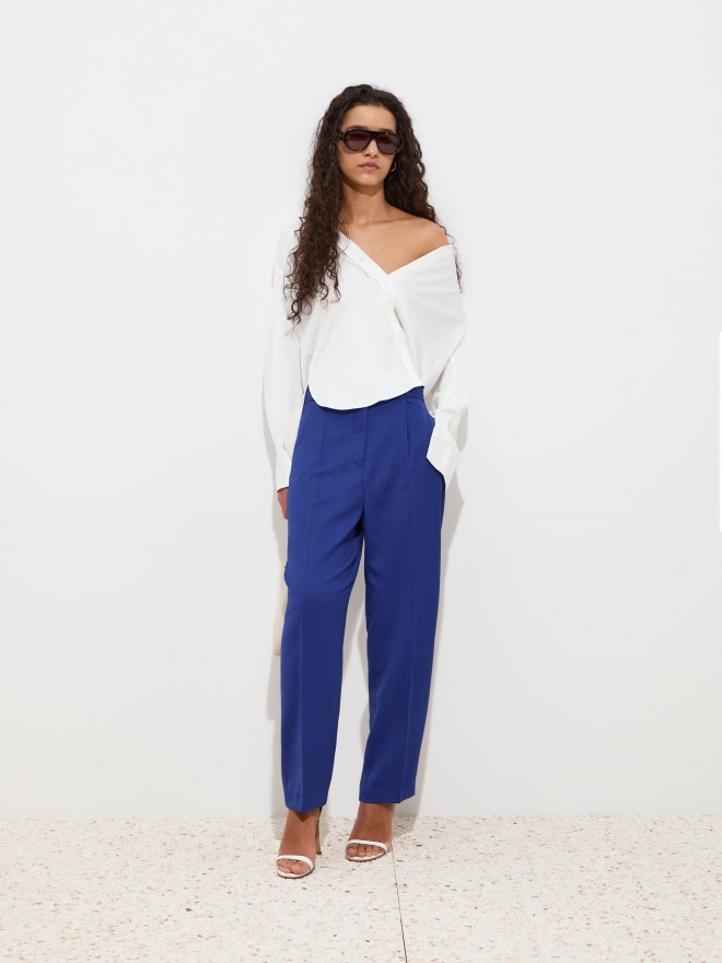 Pantalones chinos arrugados Pantalones chinos arrugados