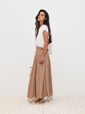 Falda midi acampanada con pliegues Falda midi acampanada con pliegues
