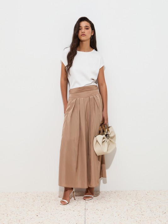 Falda midi acampanada con pliegues
