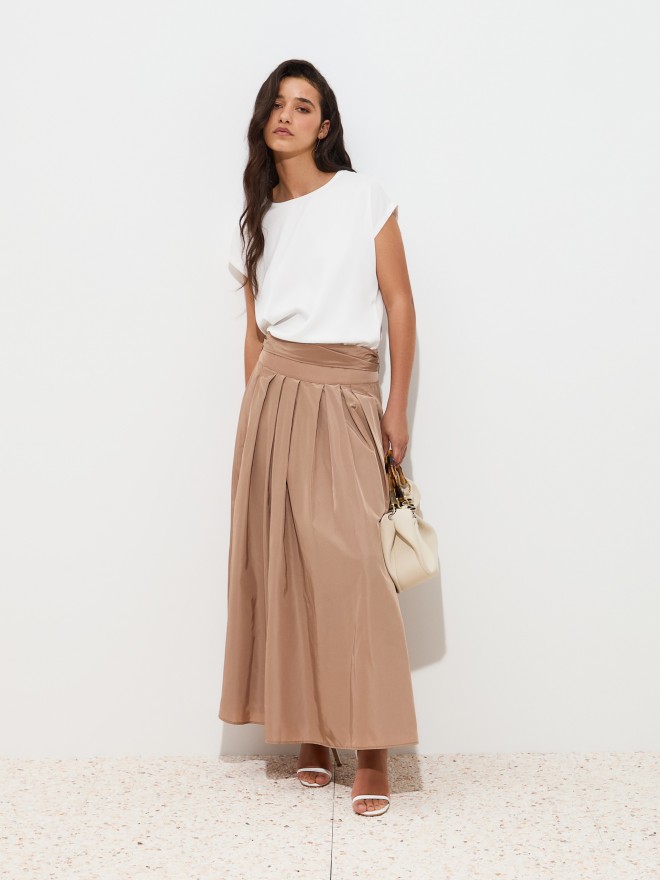 Falda midi acampanada con pliegues