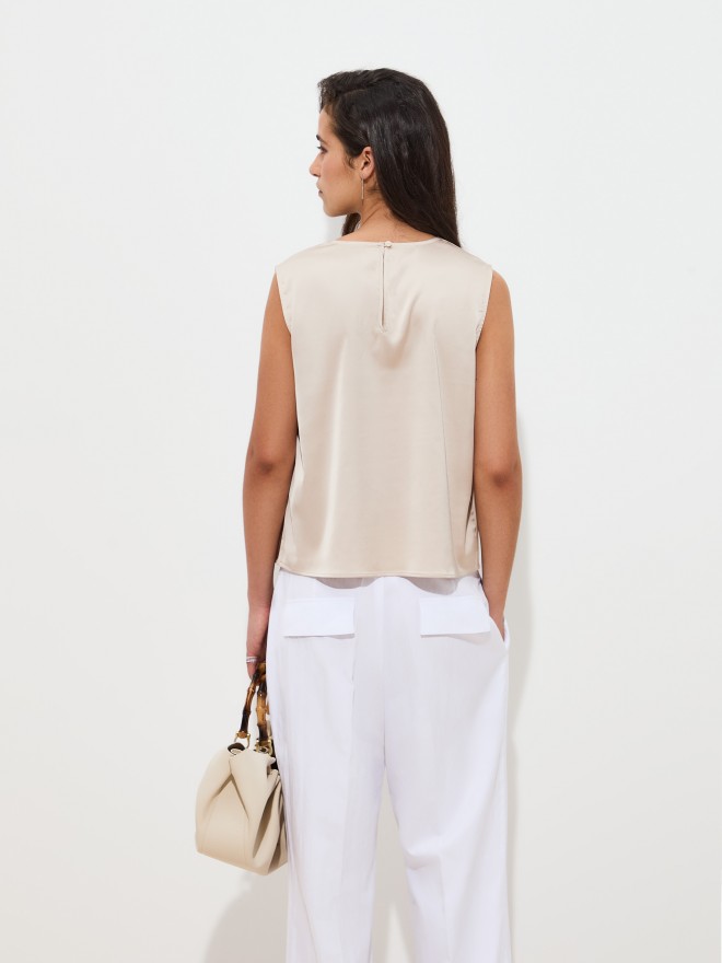 Draped flowy blouse Draped flowy blouse